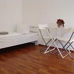 Rooms&Apartment near Zoologischen Garten